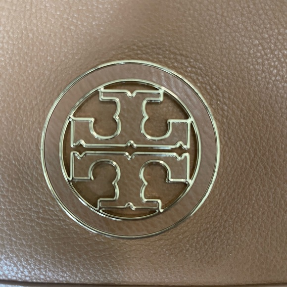 SOLD: Tory Burch Crossbody. EUC. No signs of exterior wear. mark inside. - Picture 3 of 6